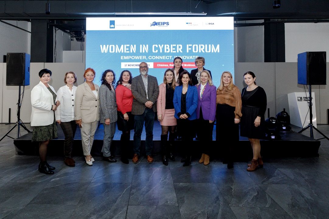 Participante la Forumul național Women in Cyber Moldova